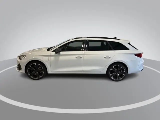 CUPRA Leon Sportstourer 1.4 245pk DSG e-Hybrid VZ Adrenaline · Panoramadak · Camera · Keyless · Stuu...