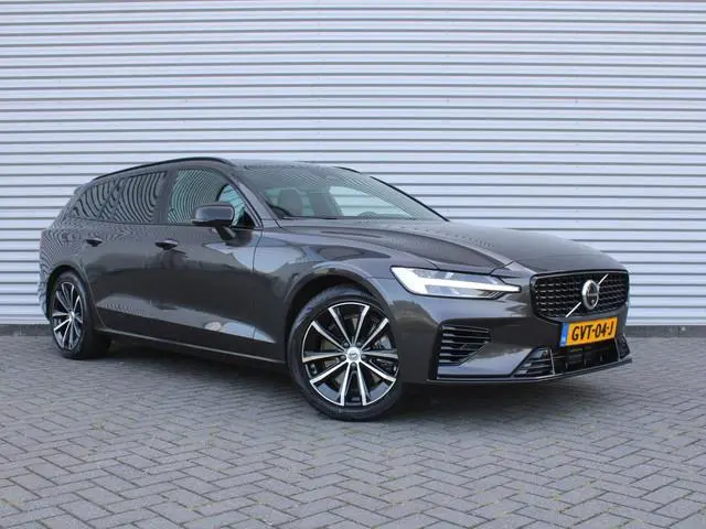 Volvo V60 2.0 T6 Plug-in hybrid AWD Plus Dark | Nappaleder | Trekhaak | HK audio | Schuifdak | Stuur...