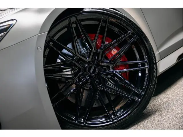 Audi RS6 Avant TFSI quattro | Beton grijs matte | 23 inch Vossen HF7 | Keramisch | Pano |