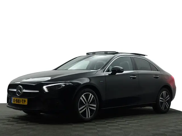 Mercedes-Benz A-klasse 250 e AMG Prestige Plus Aut- Panoramadak, 2x Memory, Sfeerverlichting, Carpla...