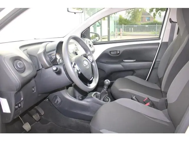 Toyota Aygo 1.0 VVT-i x-fun Airco, DAB, Bluetooth, start/stop systeem |NL auto|