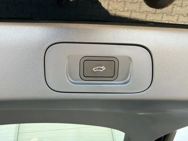 Geely E5