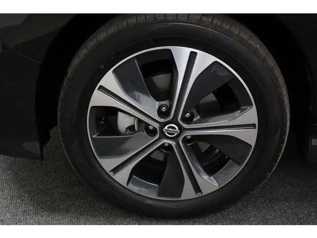 Nissan LEAF N-Connecta 40 kWh Navigatie Bluetooth Cruise Control Lichtmetalen Velgen