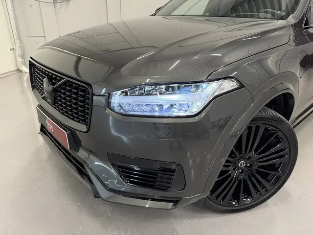 Volvo XC90 T8 Recharge AWD R-Design PANO/LUCHTVERING/B&W/TREKHAAK/22"BLACK/HEAD-UP/MASSAGE+VENTILATI...