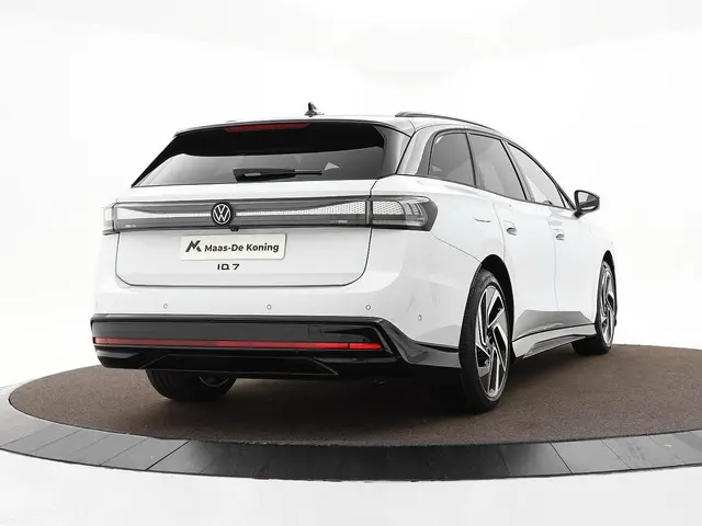 Volkswagen ID.7 Tourer Pro Limited Edition 77 kWh accu 286 PK PRIVATE LEASE VANAF €568P/M · Stuurwie...