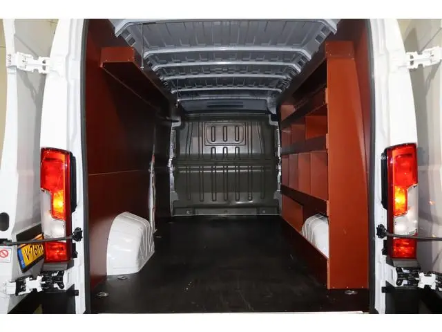 Peugeot Boxer 2.2 BlueHDi 180pk L4 H2 Automaat Airco Navigatie Camera