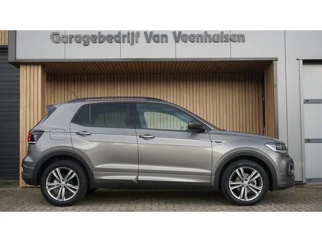 Volkswagen T-Cross 1.0 TSI 115pk 2x R-line Virtual Cockpit LED Keyless Adap.Cruise 17 inch LM 1e Eig...