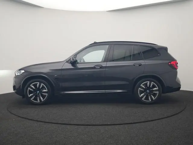 BMW iX3 M Sport 80 kWh 286pk Dealer O.H. | Panodak | Adaptive Cruise | Laser LED | Camera | Lederen...