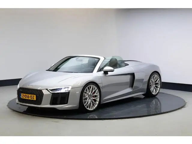 Audi R8