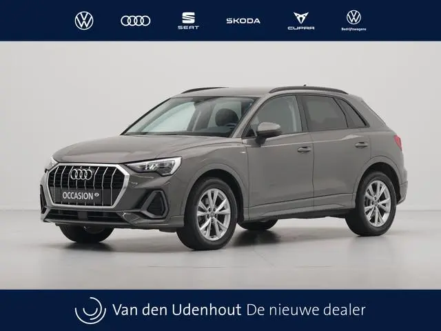 Audi Q3 35 TFSI  150pk Edition S line Navigatie| Digital Cockpit | PDC | Front/Sideass. 17
