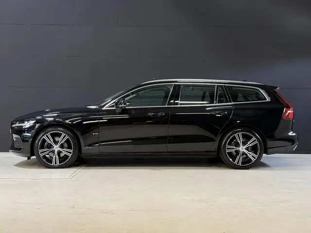 Volvo V60 2.0 B3 R-Design | Trekhaak | Panoramadak | Apple Carplay | Leder
