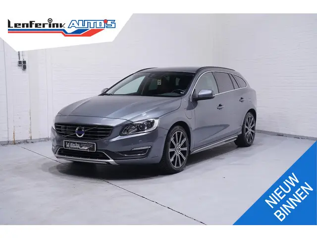 Volvo V60 2.4 D5 Twin Engine AWD navigatie lederen bekleding lane-assist stoelverwarming private-gla...