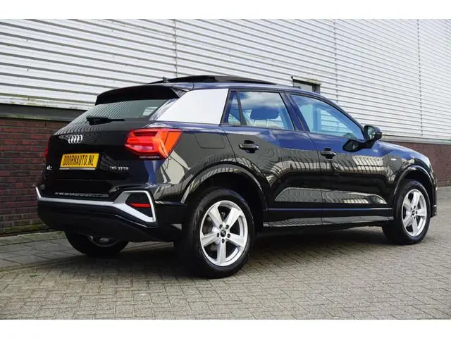 Audi Q2 35 TFSI 150PK Automaat S-Line/Panoramadak/ Camera