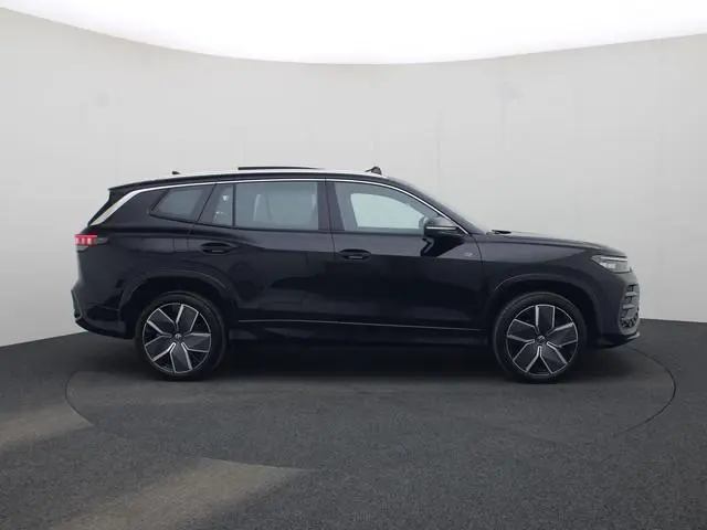 Volkswagen Tayron 1.5eHybrid 200kW/272PK R-Line Edition DSG · Panoramadak · Camera + Parkeersensoren...