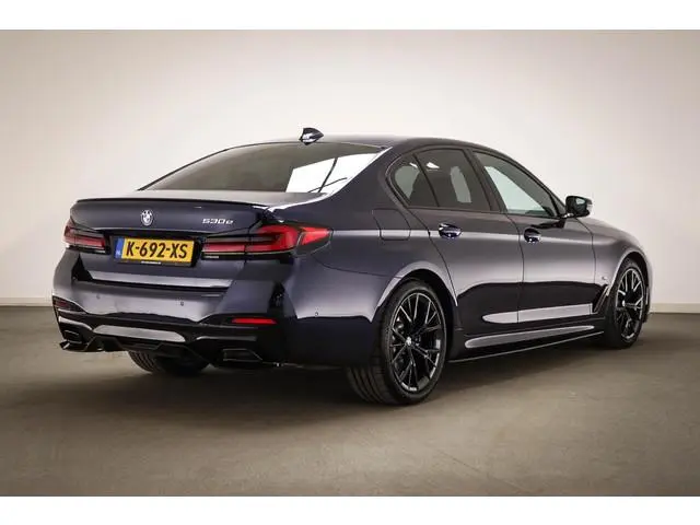 BMW 5-serie 530e M-Sport High Executive | SUPER SPORT STOELEN | LASER LED | SCHUIFDAK | 19"