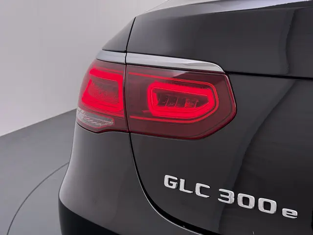 Mercedes-Benz GLC-klasse Coupé 300 e 4MATIC AMG line | Schuifdak Burmester Trekhaak
