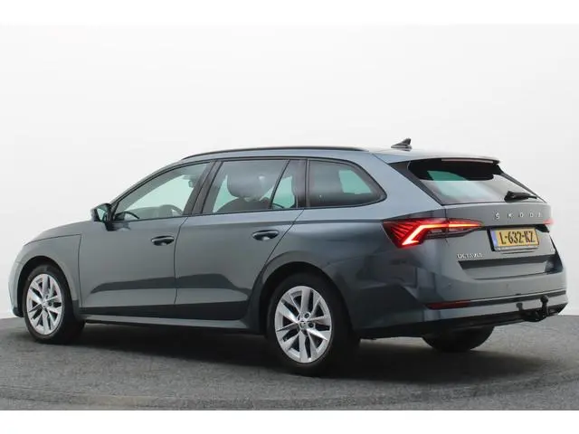 ŠKODA Octavia Combi 1.5 e-TSI Business Edition Virtual Cockpit, Apple Carplay, Cruise, LED, Climate,...