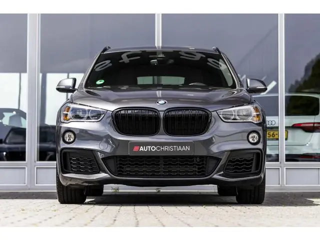 BMW X1 sDrive18i High Executive M-Sport | Camera | Stoelverwarming