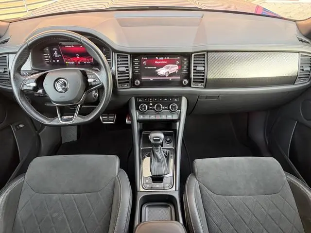 ŠKODA Kodiaq 1.5 TSI Sportline  Business 7p. Carplay / Trekhaak / Camera / Adpt Cruise / Led enz