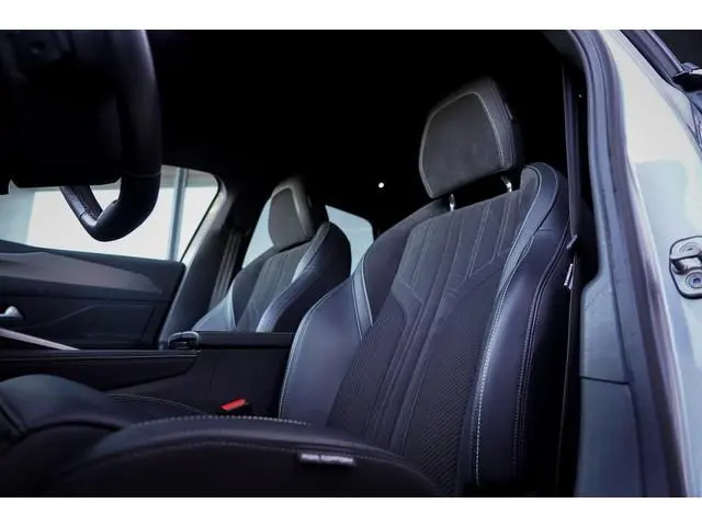 Peugeot 308 1.6 Plug-in Hybrid 225 GT / LED / 18'' / AGR / Winter / Elec Stoel / Alcantara / Massage...