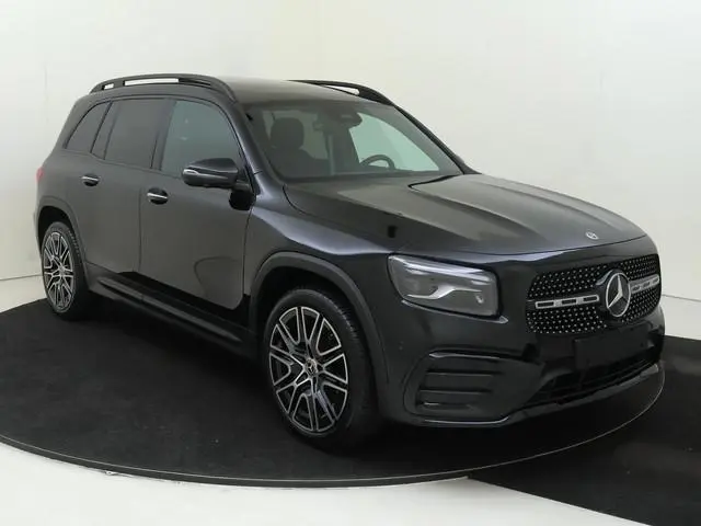 Mercedes-Benz GLB 180 Business Solution AMG / Memory-Stoelen / Panoramadak / 360Graden-Camera /