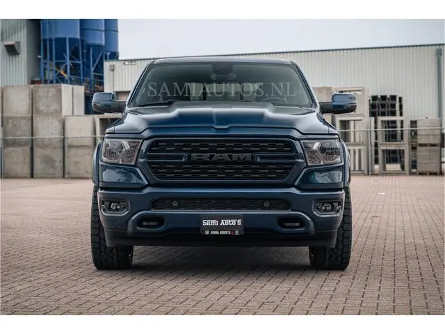 Dodge RAM SPORT | 5.7 V8 4x4 HEMI | PANORAMA DAK | GROOTSCHERM 12 INCH | LPG | Patriot Blue CREW CAB...