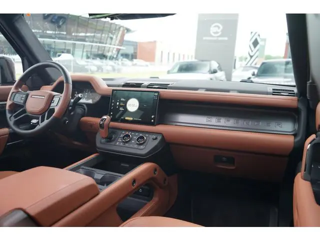 Land Rover Defender 110 4.4 P635 Octa | Koelvak | Elektrische trekhaak |