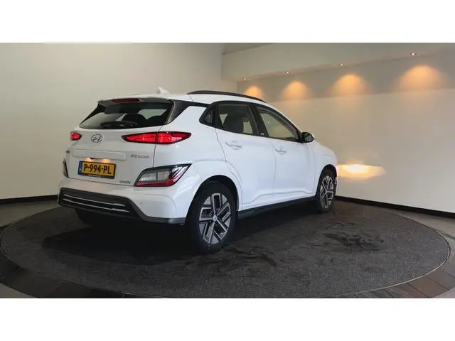 Hyundai Kona EV Comfort 39 kWh SOH 95,2% | Verwarmde stoelen | Digitaal dashboard | Warmtepomp | Nav...