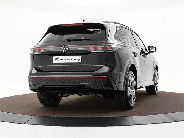 Volkswagen Tiguan R-Line Edition 1.5 eHybrid 204 PK 6 versn. DSG · Black Style Pakket · Panoramaschu...