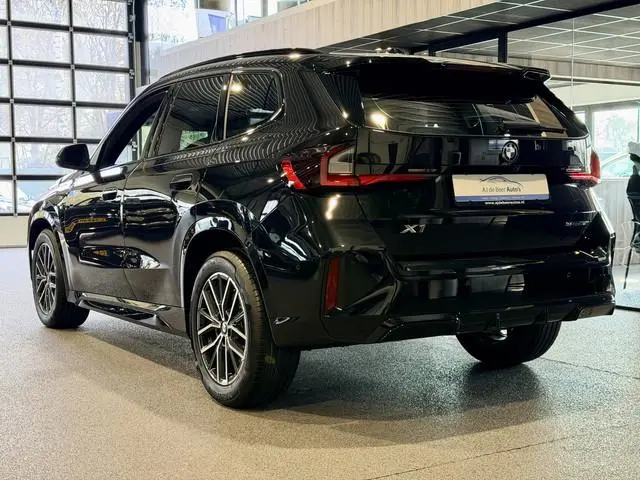 BMW X1 sDrive18i M-Sport Shadow Line Camera | Stoelverwarming | Carplay/Android