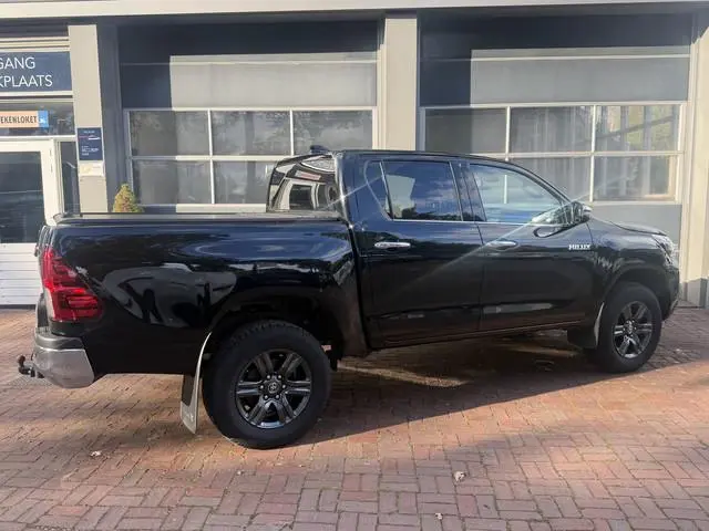 Toyota HiLux 2.4 D-4D Double Cab Challenger Bj 2024 Km 23.000 NAP BTW 4X4 incl.bank