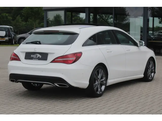 Mercedes-Benz CLA-klasse Shooting Brake 180 Business Solution PANO LED TREKHAAK 102403KM!