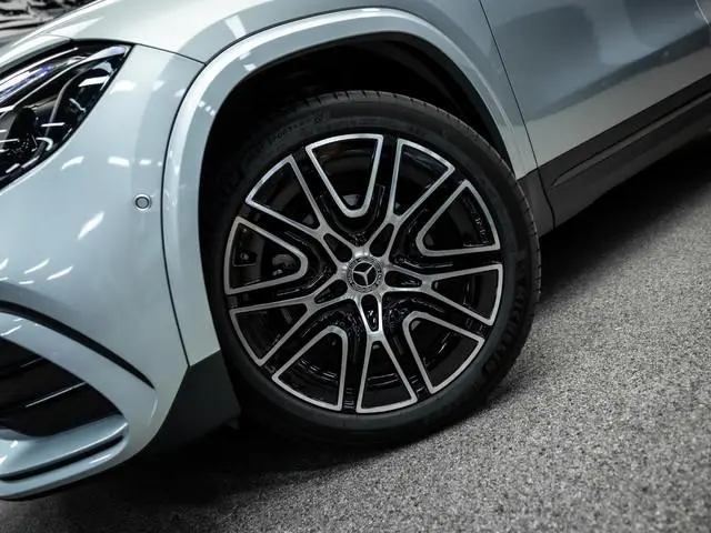 Mercedes-Benz GLA-klasse 250 e Business Solution AMG | AMG uitgevoerd | Trekhaak | Pano | Stoelverwa...