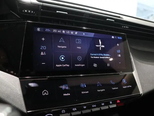 Peugeot e-308