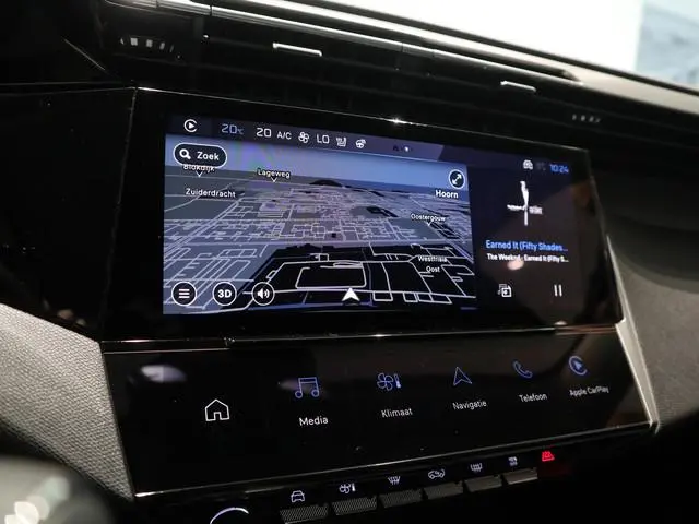 Peugeot e-308