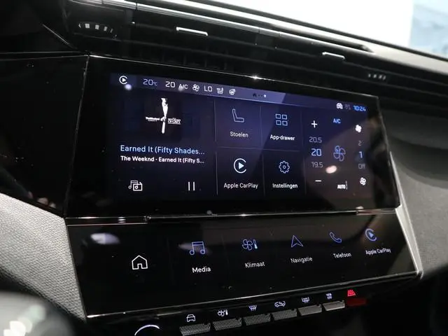 Peugeot e-308