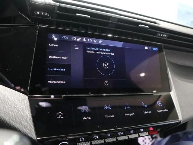 Peugeot e-308