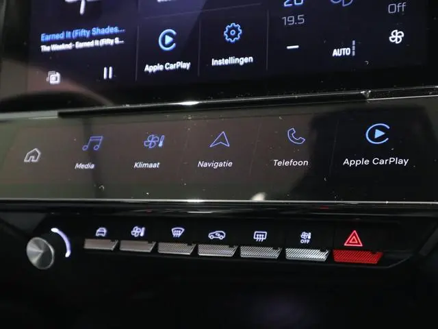 Peugeot e-308