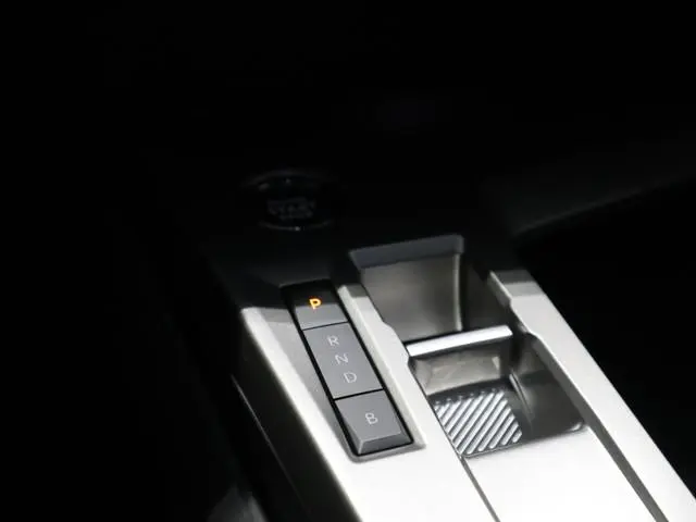 Peugeot e-308