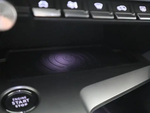 Peugeot e-308