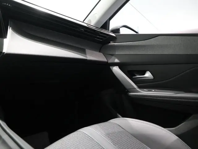 Peugeot e-308