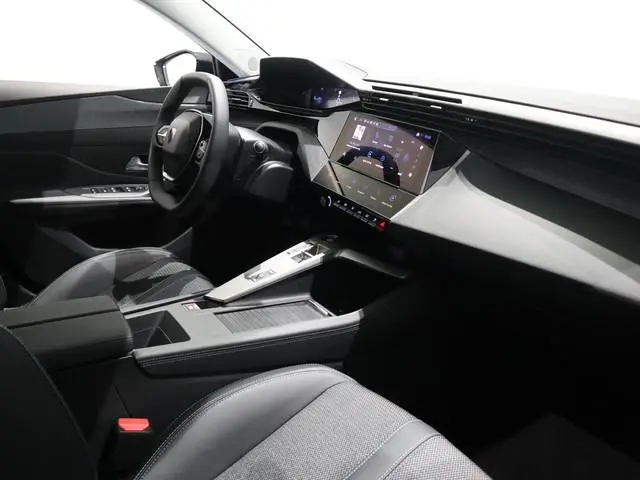 Peugeot e-308