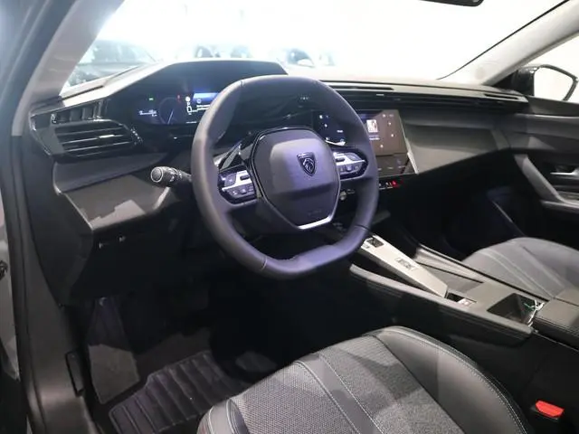 Peugeot e-308