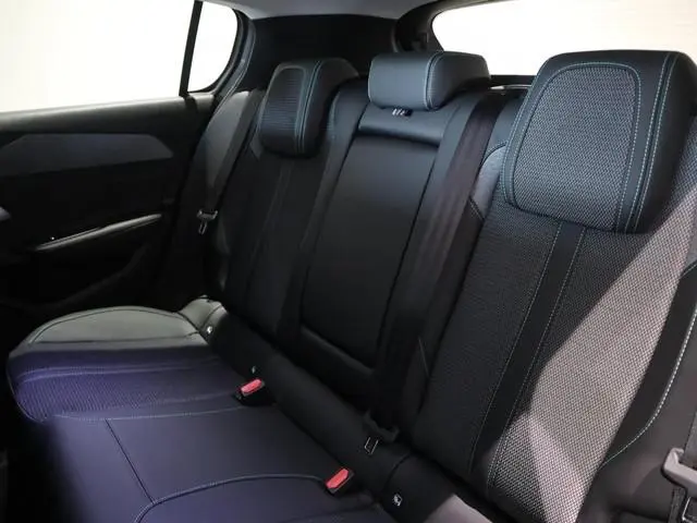 Peugeot e-308