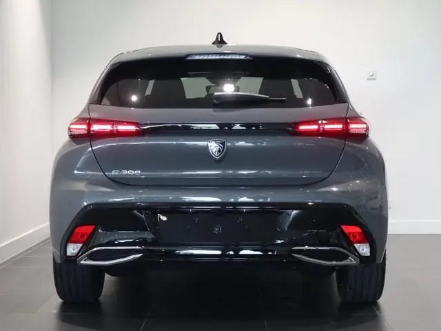 Peugeot e-308