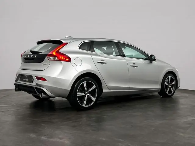 Volvo V40 1.5 T2 R-Design  FULL LED - DEALER OND - NAVI - STOELVERWARMING