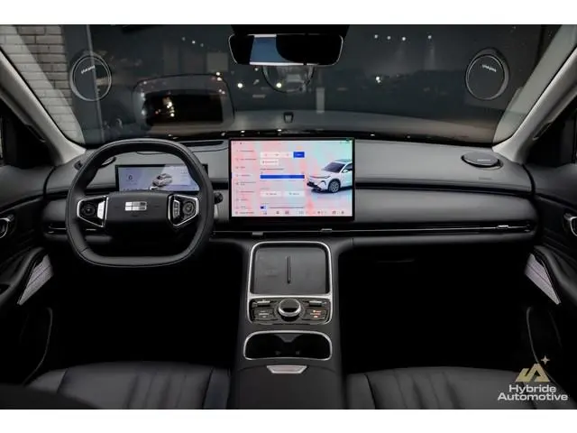 Geely Starray EM-i 1.5 Max+ | Massage | 360 CAM | Pano | Memory |