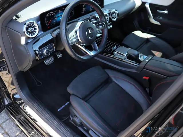 Mercedes-Benz A-klasse 250e | AMG | NIght Pakket | MBUX High END | Navi + Aug. Reality | 18'' LM | A...