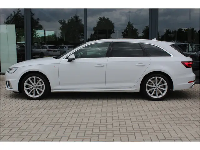 Audi A4 Avant 45 TFSI 245pk S-Line Edition PANO ACC LEER LED VIRTUAL HUD 80613KM!
