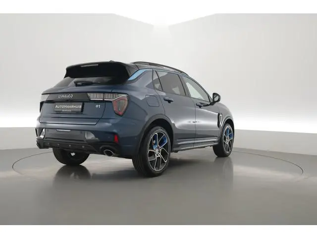 Lynk & Co 01 1.5 PHEV MY23 | SOH 97% | Zwarte Hemel | Pano | 360cam + PDC | Adapt. Cruise | Memory |...